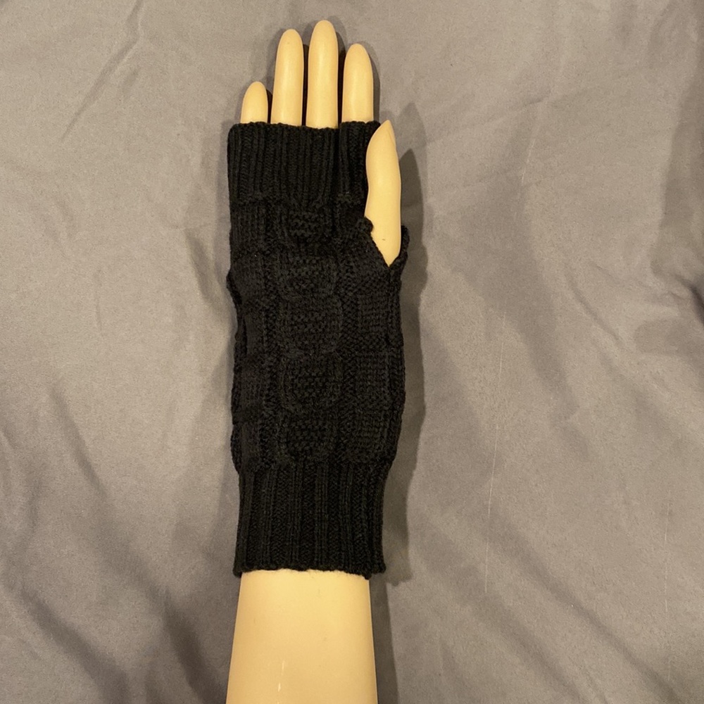 gloves - Picture 2 of 3
